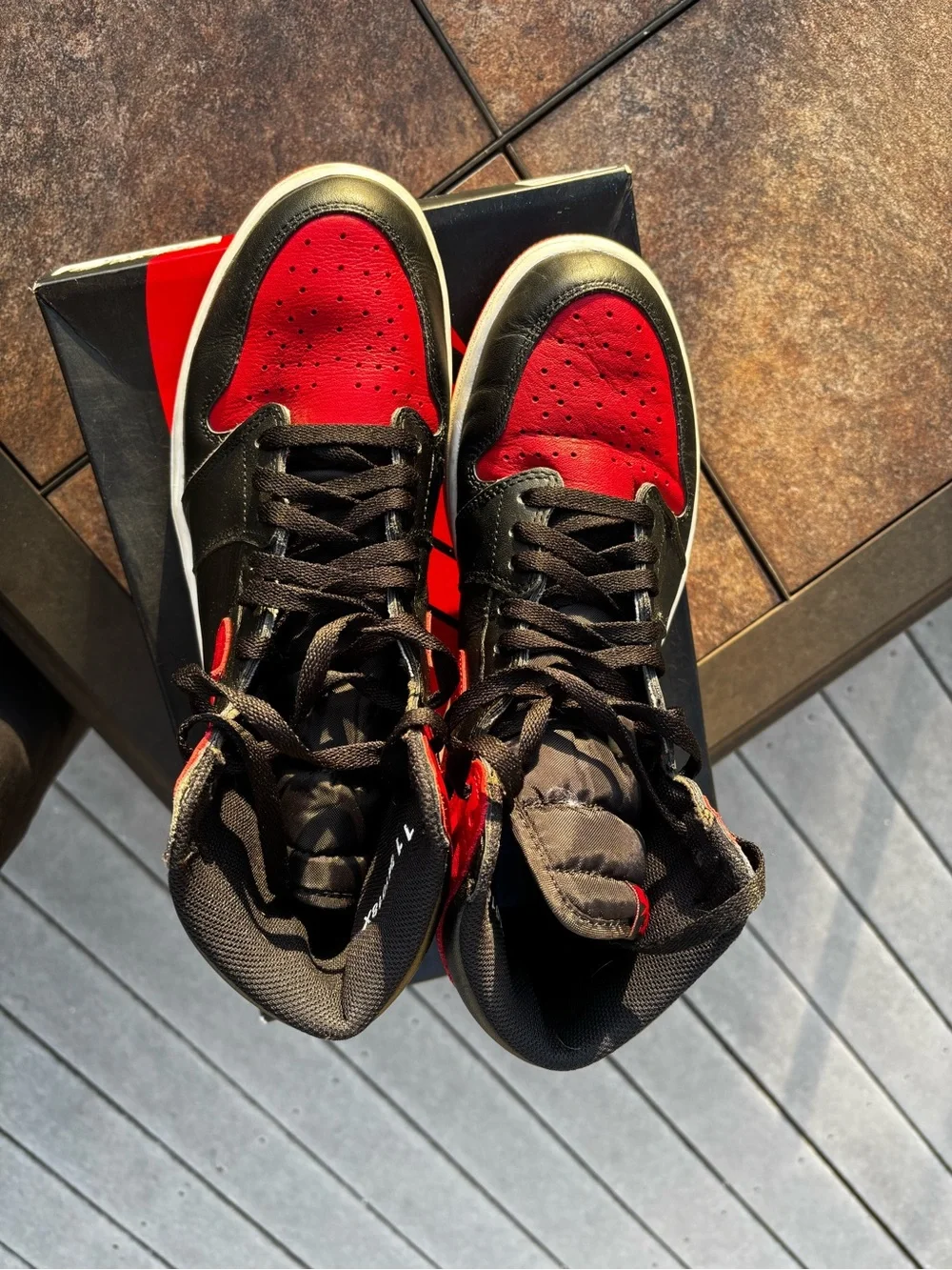 Nike Air Jordan 1 High OG 2016 Size 11M - Black and Red
